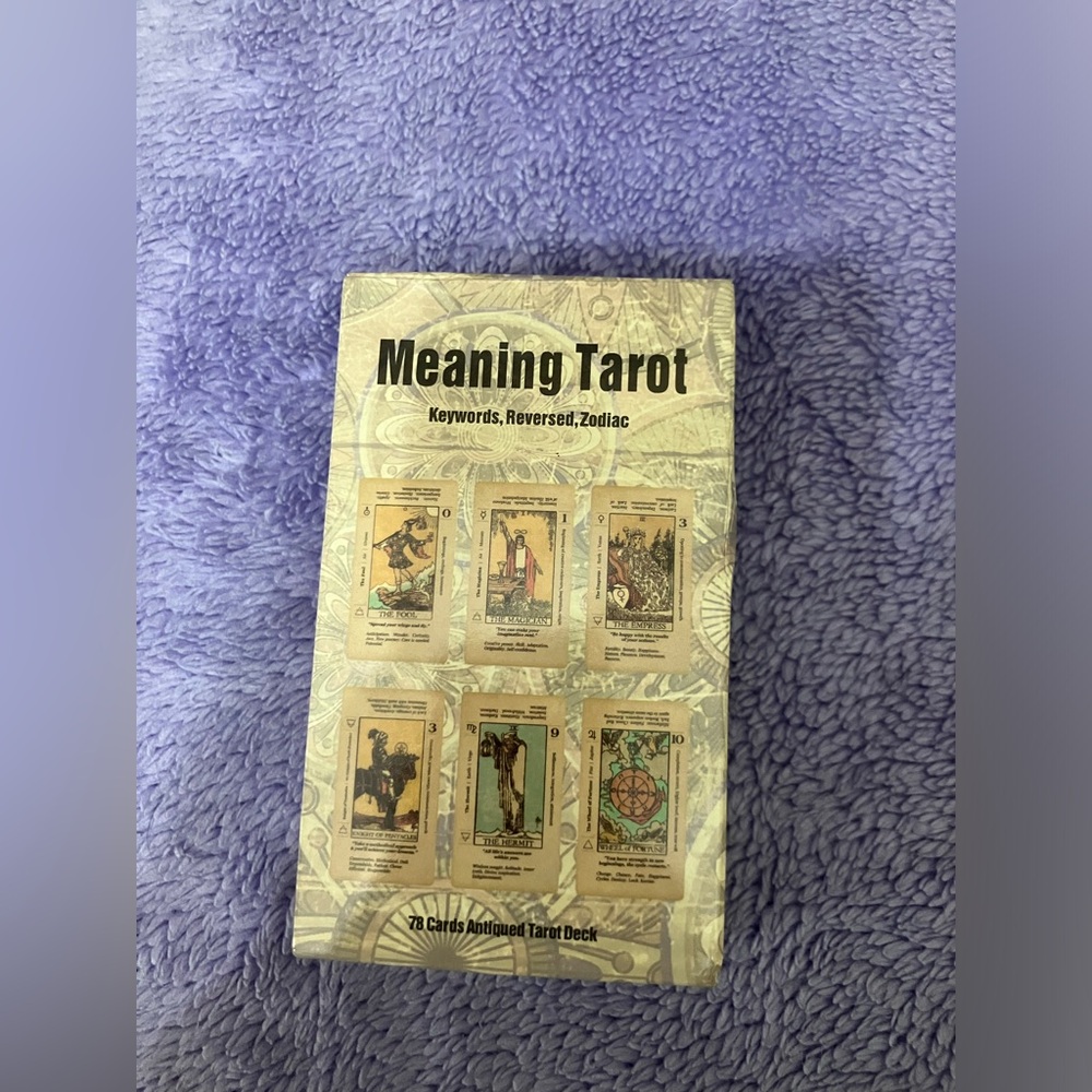 Tarot card deck with key words
